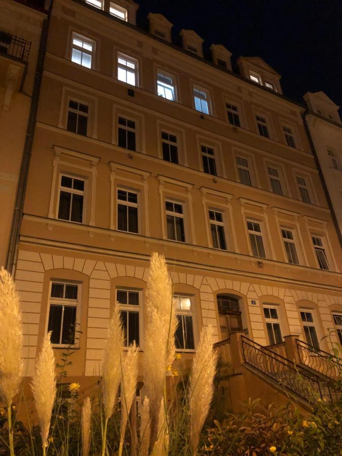 Byt S Krasnou Vyhlidkou Na Hotel Imperial Karlovy Vary Ngoại thất bức ảnh