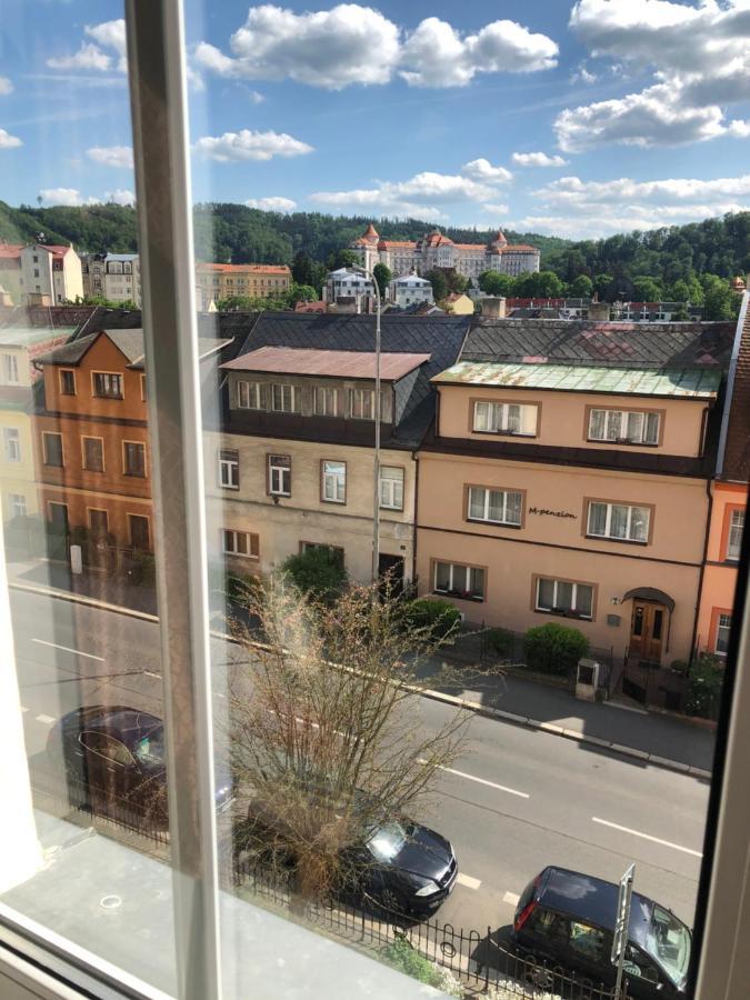 Byt S Krasnou Vyhlidkou Na Hotel Imperial Karlovy Vary Ngoại thất bức ảnh