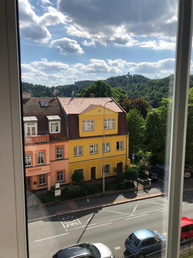 Byt S Krasnou Vyhlidkou Na Hotel Imperial Karlovy Vary Ngoại thất bức ảnh